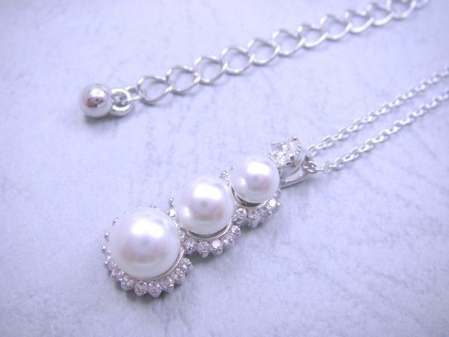 �p�[���@�y���_���g�@�L���[�r�b�N�W���R�j�A�E�A�N�Z�T���[