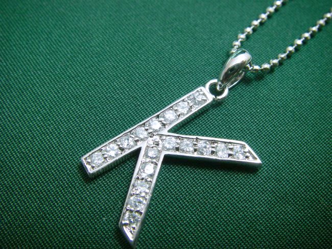 �C�j�V�����@�y���_���g�@�L���[�r�b�N�W���R�j�A�E�A�N�Z�T���[