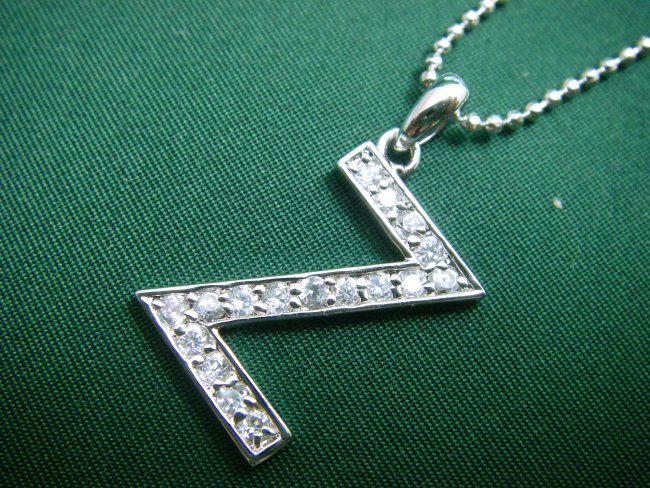 �C�j�V�����@�y���_���g�@�L���[�r�b�N�W���R�j�A�E�A�N�Z�T���[