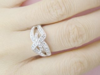 キュービックジルコニア・リング リボン・モチーフ