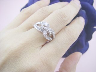 キュービックジルコニア・リング リボン・モチーフ