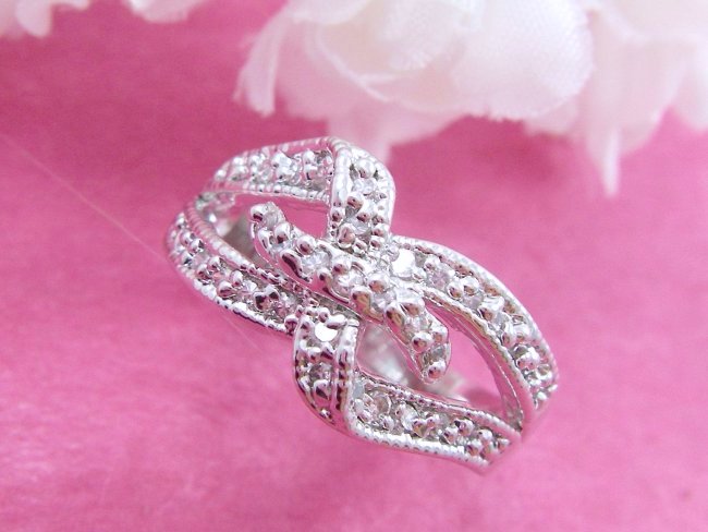キュービックジルコニア・リング リボン・モチーフ