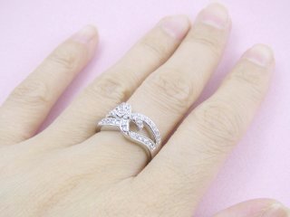 キュービックジルコニア・リング リボン・モチーフ