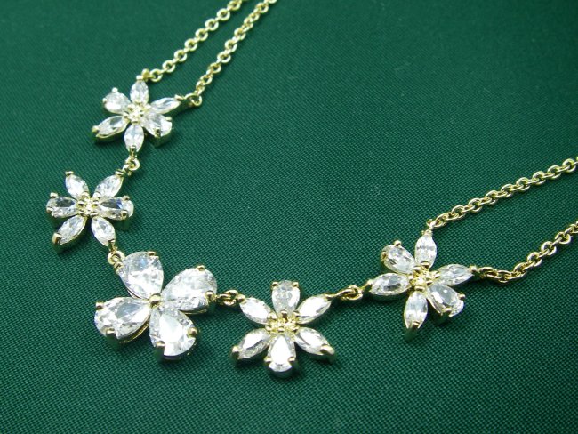 �t�����[���`�[�t�@�l�b�N���X�@�L���[�r�b�N�W���R�j�A�E�A�N�Z�T���[