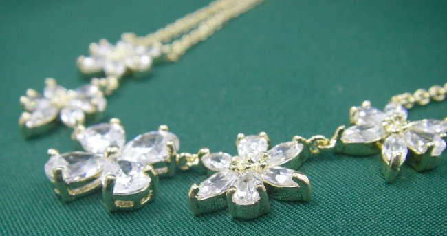 �t�����[���`�[�t�@�l�b�N���X�@�L���[�r�b�N�W���R�j�A�E�A�N�Z�T���[