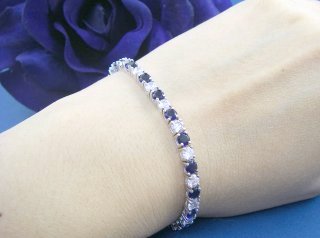 �L���[�r�b�N�W���R�j�A�ƃT�t�@�C���̃e�j�X�u���X���b�g�@CZ�A�N�Z�T���[