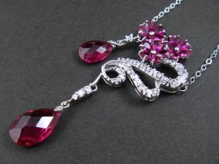 cz�A�N�Z�T���[�@���r�[�̃y���_���g�E�l�b�N���X