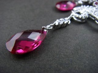 cz�A�N�Z�T���[�@���r�[�̃y���_���g�E�l�b�N���X