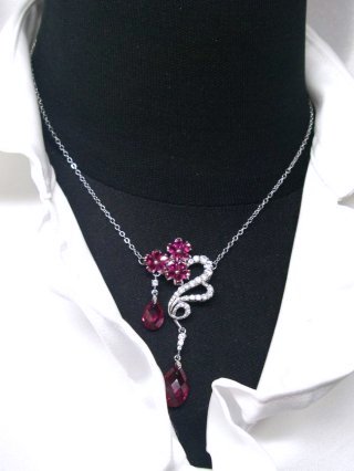 cz�A�N�Z�T���[�@���r�[�̃y���_���g�E�l�b�N���X