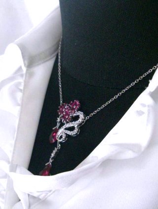 cz�A�N�Z�T���[�@���r�[�̃y���_���g�E�l�b�N���X