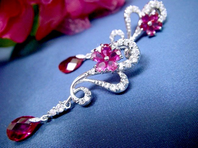 cz�A�N�Z�T���[�@���r�[�̃s�A�X