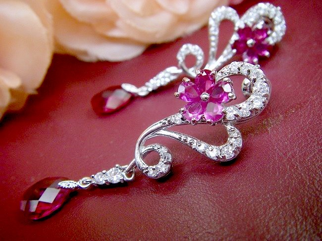 cz�A�N�Z�T���[�@���r�[�̃s�A�X