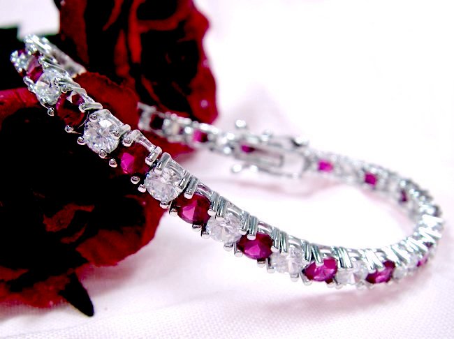キュービックジルコニアとルビーのテニスブレスレット