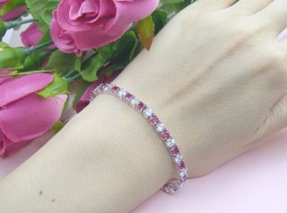 キュービックジルコニアとルビーのテニスブレスレット