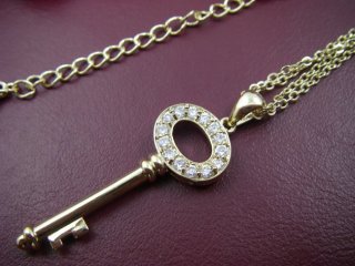 �h�C�c���E�L���[�r�b�N�W���R�j�A�̌��i�L�[�j�̃y���_���g