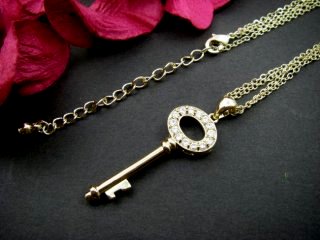 �h�C�c���E�L���[�r�b�N�W���R�j�A�̌��i�L�[�j�̃y���_���g