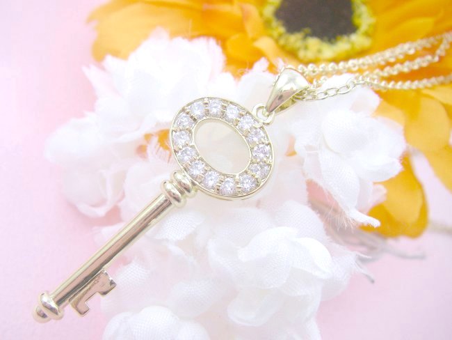 �h�C�c���E�L���[�r�b�N�W���R�j�A�̌��i�L�[�j�̃y���_���g