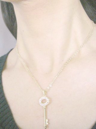 �h�C�c���E�L���[�r�b�N�W���R�j�A�̌��i�L�[�j�̃y���_���g