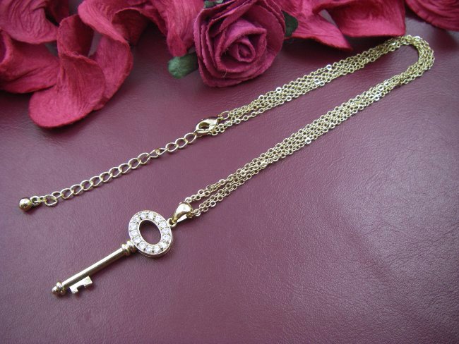 �h�C�c���E�L���[�r�b�N�W���R�j�A�̌��i�L�[�j�̃y���_���g