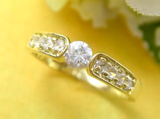 �L���[�r�b�N�W���R�j�A�̃����O�@�S�[���h