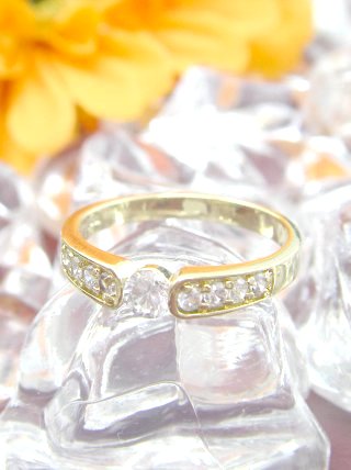 �L���[�r�b�N�W���R�j�A�̃����O�@�S�[���h