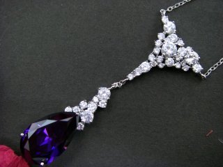 �p�[��CZ�@�L���[�r�b�N�W���R�j�A�̃l�b�N���X