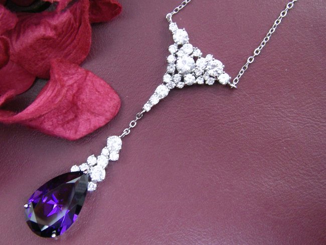 �p�[��CZ�@�L���[�r�b�N�W���R�j�A�̃l�b�N���X