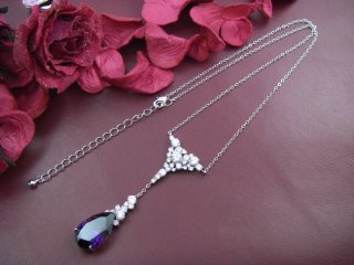 �p�[��CZ�@�L���[�r�b�N�W���R�j�A�̃l�b�N���X