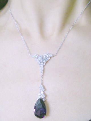 �p�[��CZ�@�L���[�r�b�N�W���R�j�A�̃l�b�N���X