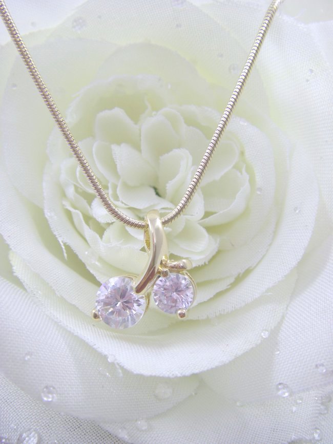 �L���[�r�b�N�W���R�j�A�̃y���_���g�E�A�N�Z�T���[