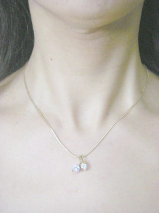 �L���[�r�b�N�W���R�j�A�̃y���_���g�E�A�N�Z�T���[