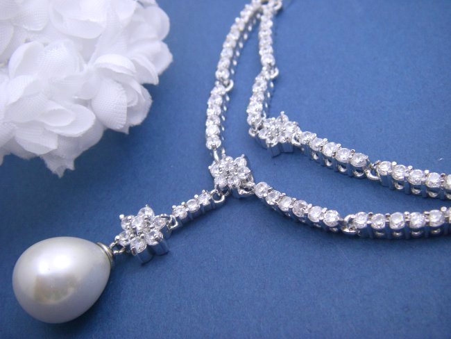 �}�W�����J�p�[���@�l�b�N���X�@�u���C�_���E�p�[�e�B�p