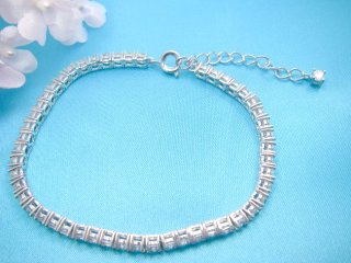 �e�j�X�u���X���b�g�@�e�j�X�A���N���b�g