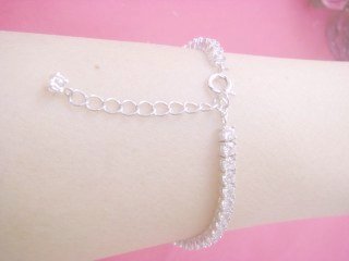 �e�j�X�u���X���b�g�@�e�j�X�A���N���b�g