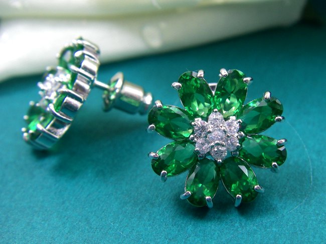 �L���[�r�b�N�W���R�j�A�E�A�N�Z�T���[�@�_���A�E�s�A�X