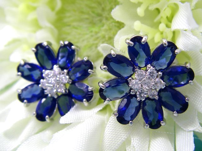 �L���[�r�b�N�W���R�j�A�E�A�N�Z�T���[�@�_���A�E�s�A�X