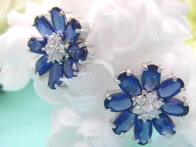 �L���[�r�b�N�W���R�j�A�E�A�N�Z�T���[�@�_���A�E�s�A�X