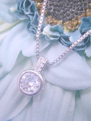 �L���[�r�b�N�W���R�j�A�̃y���_���g