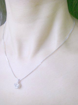 �L���[�r�b�N�W���R�j�A�̃y���_���g