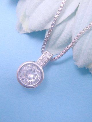 �L���[�r�b�N�W���R�j�A�̃y���_���g