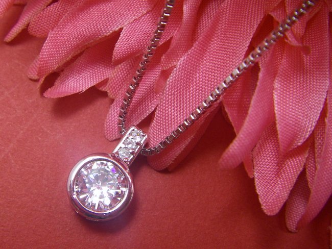 �L���[�r�b�N�W���R�j�A�̃y���_���g