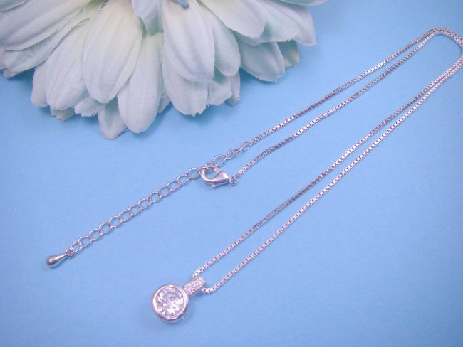 �L���[�r�b�N�W���R�j�A�̃y���_���g