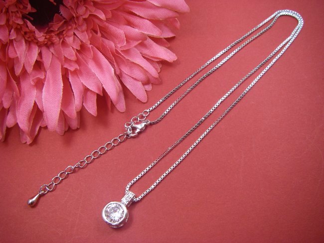 �L���[�r�b�N�W���R�j�A�̃y���_���g