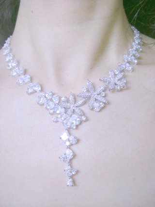 �L���[�r�b�N�W���R�j�A�@�l�b�N���X