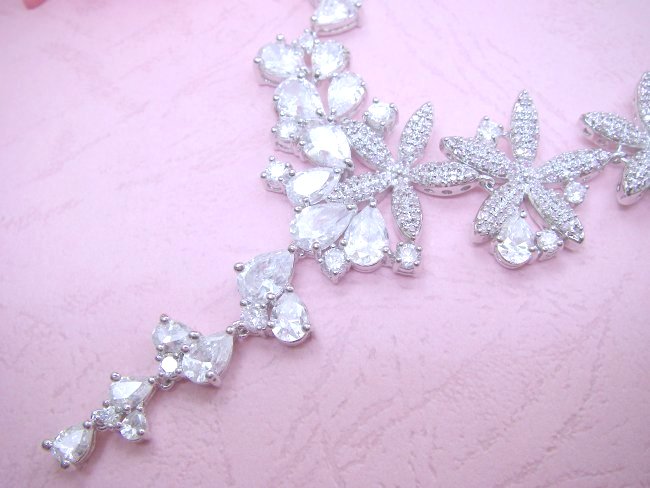 �L���[�r�b�N�W���R�j�A�@�l�b�N���X