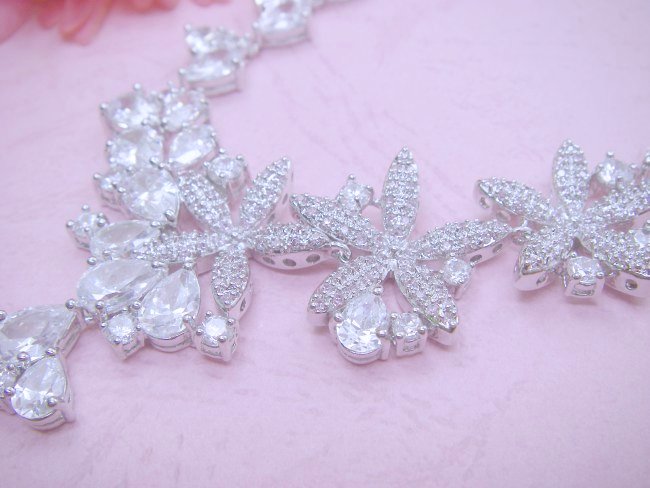 �L���[�r�b�N�W���R�j�A�@�l�b�N���X