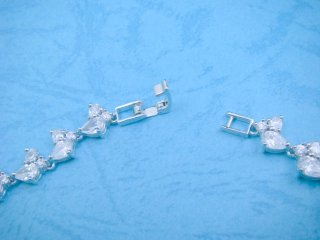 �L���[�r�b�N�W���R�j�A�@�l�b�N���X