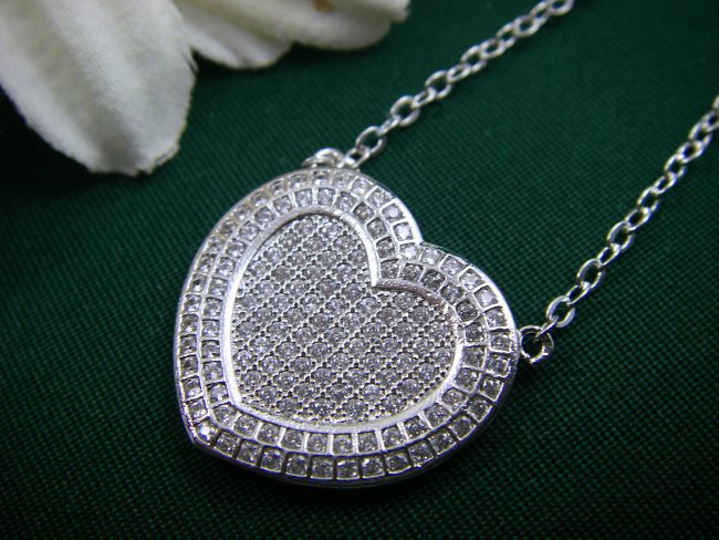 �}�C�N���p���F�Z�b�e�B���O�@�n�[�g�@�y���_���g�E�l�b�N���X