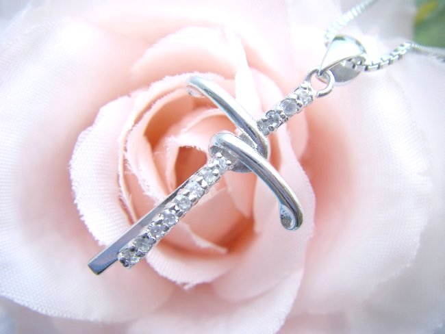 �L���[�r�b�N�W���R�j�A�̃y���_���g�@�N���X���`�[�t