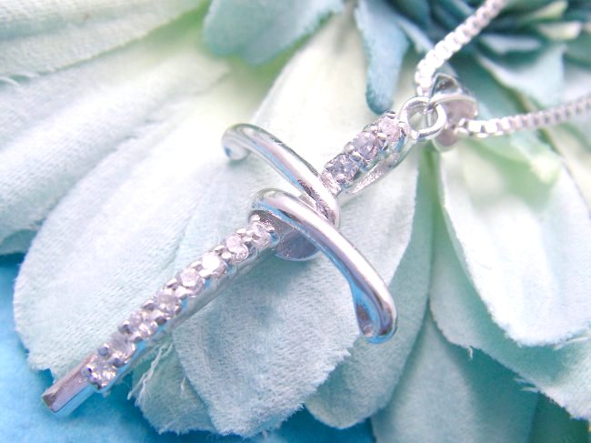 �L���[�r�b�N�W���R�j�A�̃y���_���g�@�N���X���`�[�t